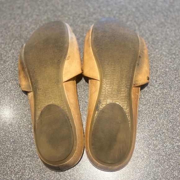 B Makowsky Jade Slides Genuine Leather in Beige  - Size 9.5M - Picture 6 of 8